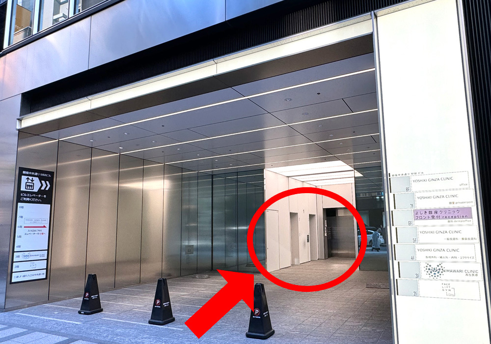花椿通り奥のエレベーター
